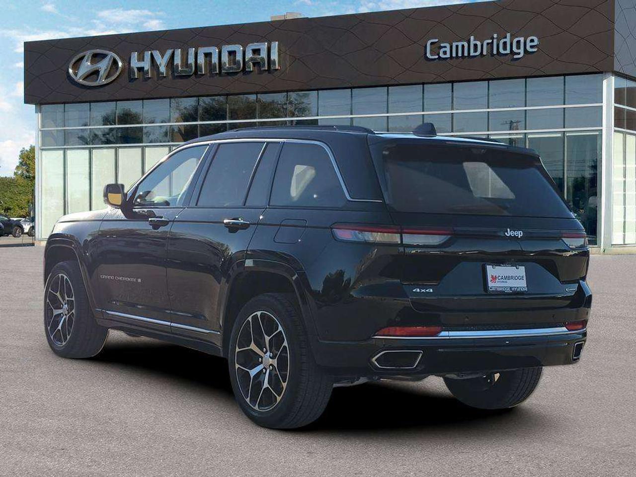 2025 Jeep Grand Cherokee Summit Reserve Photo