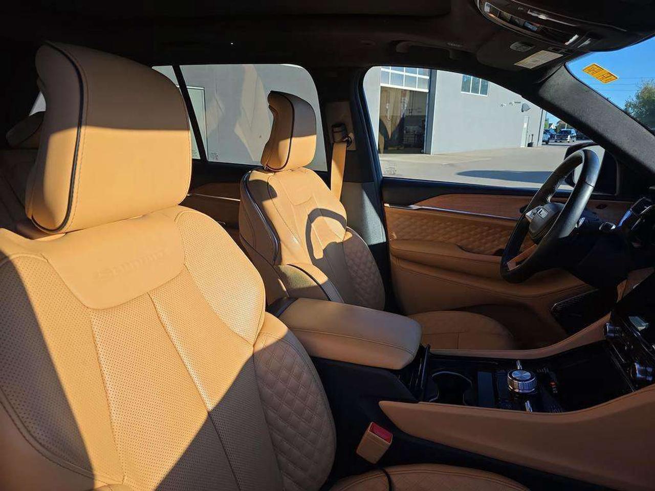 2025 Jeep Grand Cherokee Summit Reserve Photo