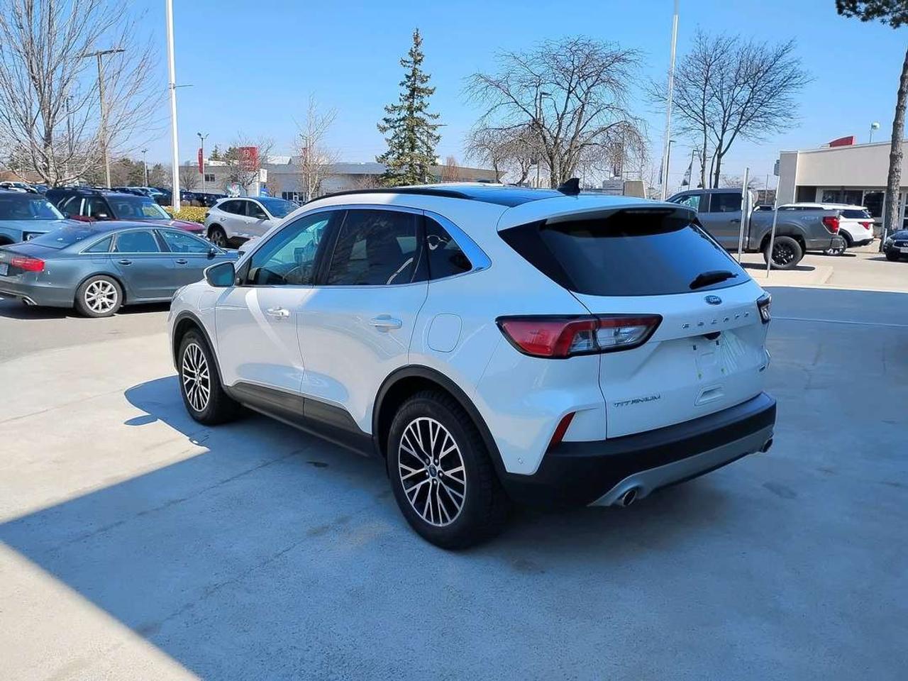 2022 Ford Escape Titanium Plug-In Hybrid Photo