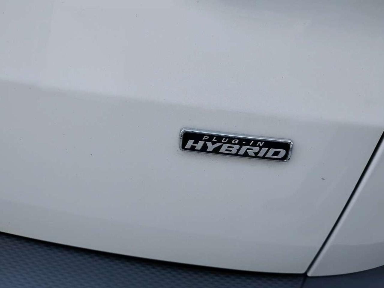 2022 Ford Escape Titanium Plug-In Hybrid Photo