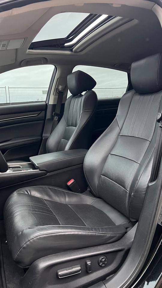 2018 Honda Accord EX-L | NO ACCIDENT | LEATHER | SUNROOF | HEATED ST Photo