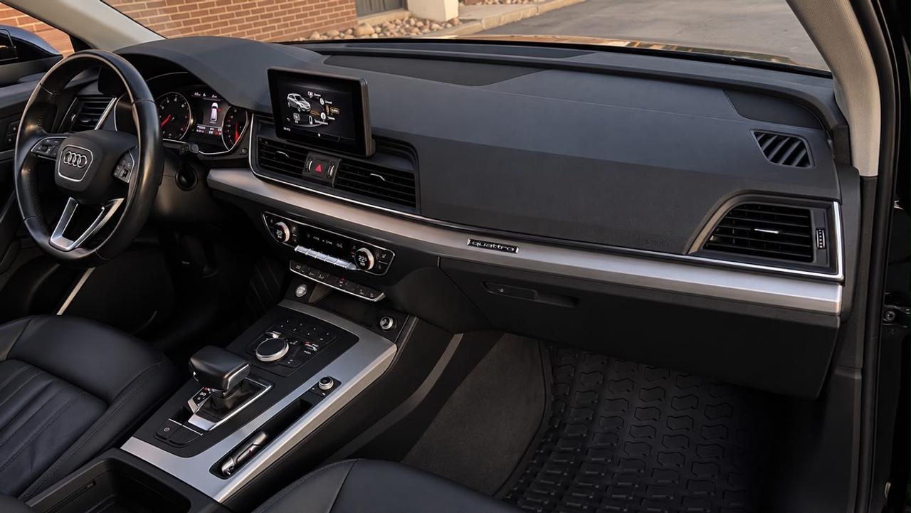 2020 Audi Q5 45 Komfort TFSI Quattro Photo