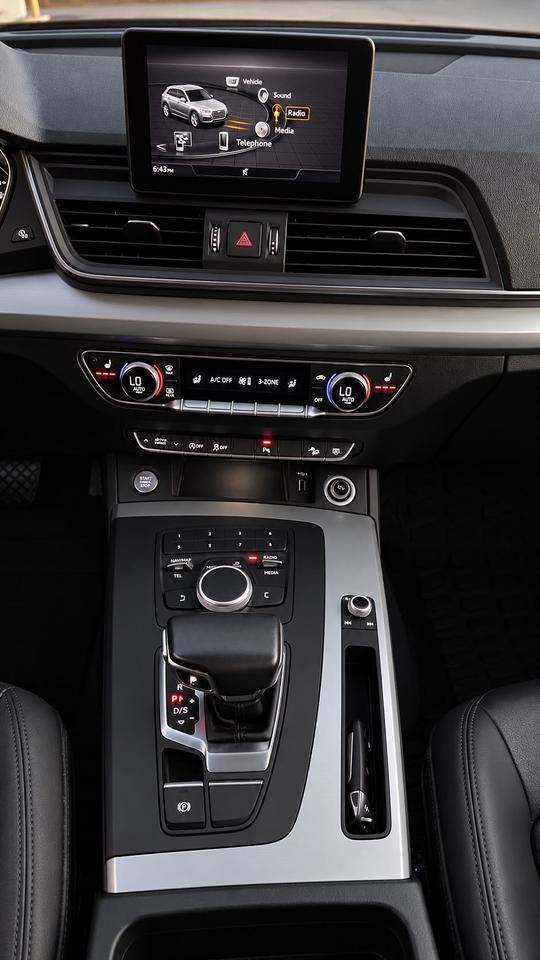2020 Audi Q5 45 Komfort TFSI Quattro Photo