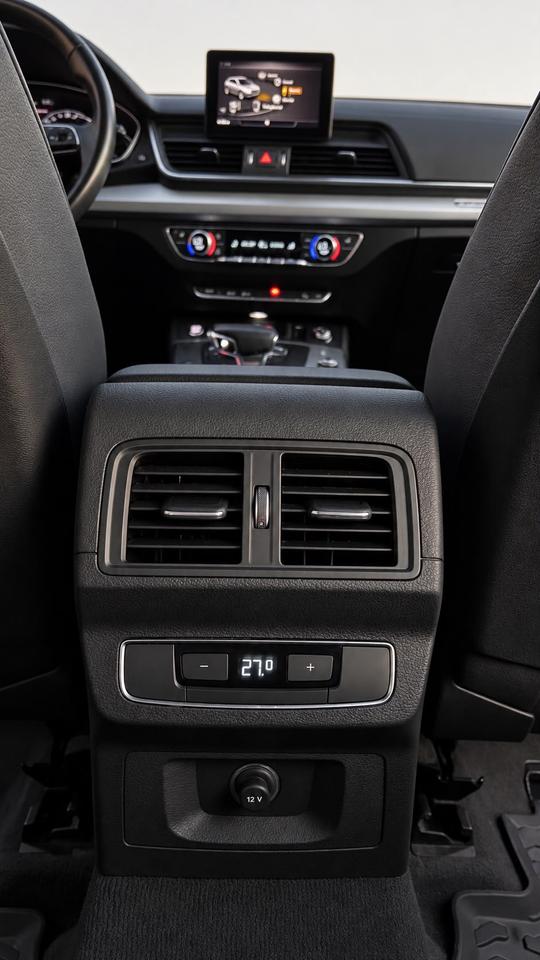 2020 Audi Q5 45 Komfort TFSI Quattro Photo