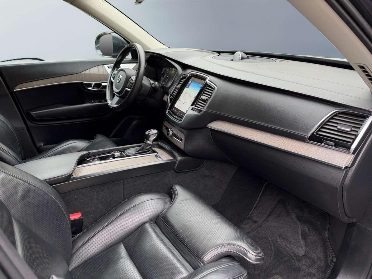 2022 Volvo XC90 T6 AWD Inscription 7-Seater * BOWERS & WILKINS / DRIVER ASSIST / LOW KM Photo