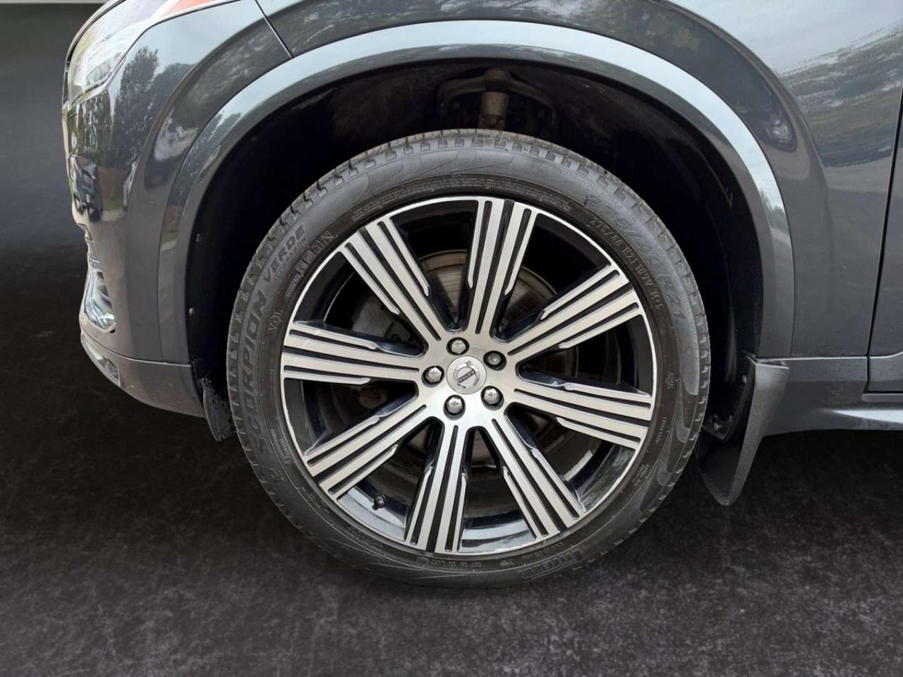 2022 Volvo XC90 T6 AWD Inscription 7-Seater * BOWERS & WILKINS / DRIVER ASSIST / LOW KM Photo
