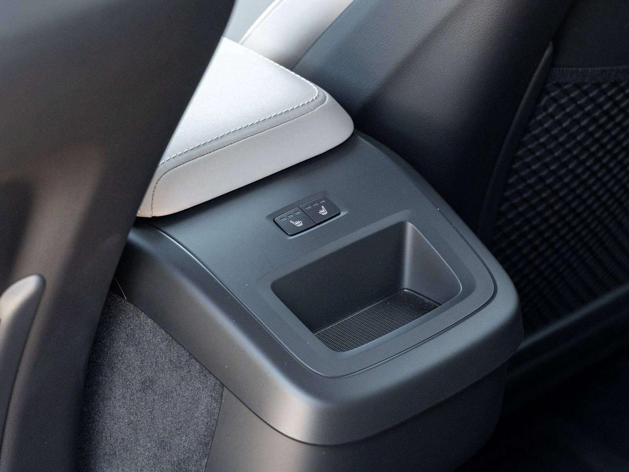 2026 Volvo XC60 PLUS^CARDAMON Interior^Low km^CPO Rate fr 3.49%* Photo