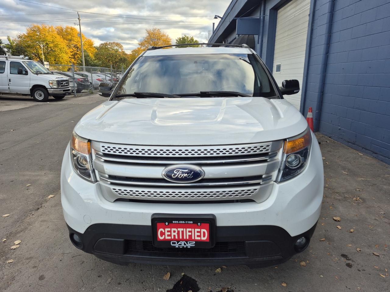 2014 Ford Explorer XLT Photo1