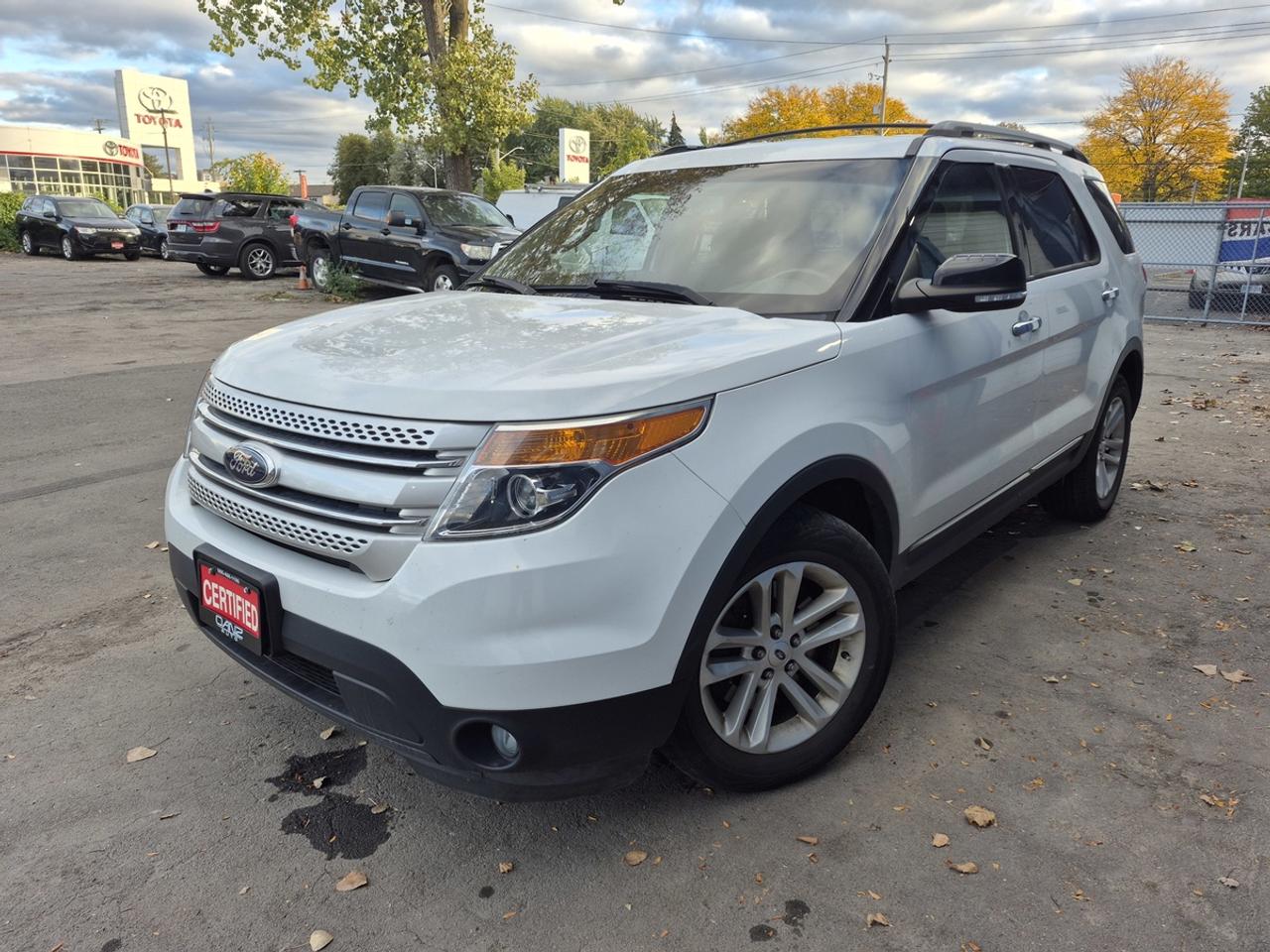 2014 Ford Explorer XLT Photo0