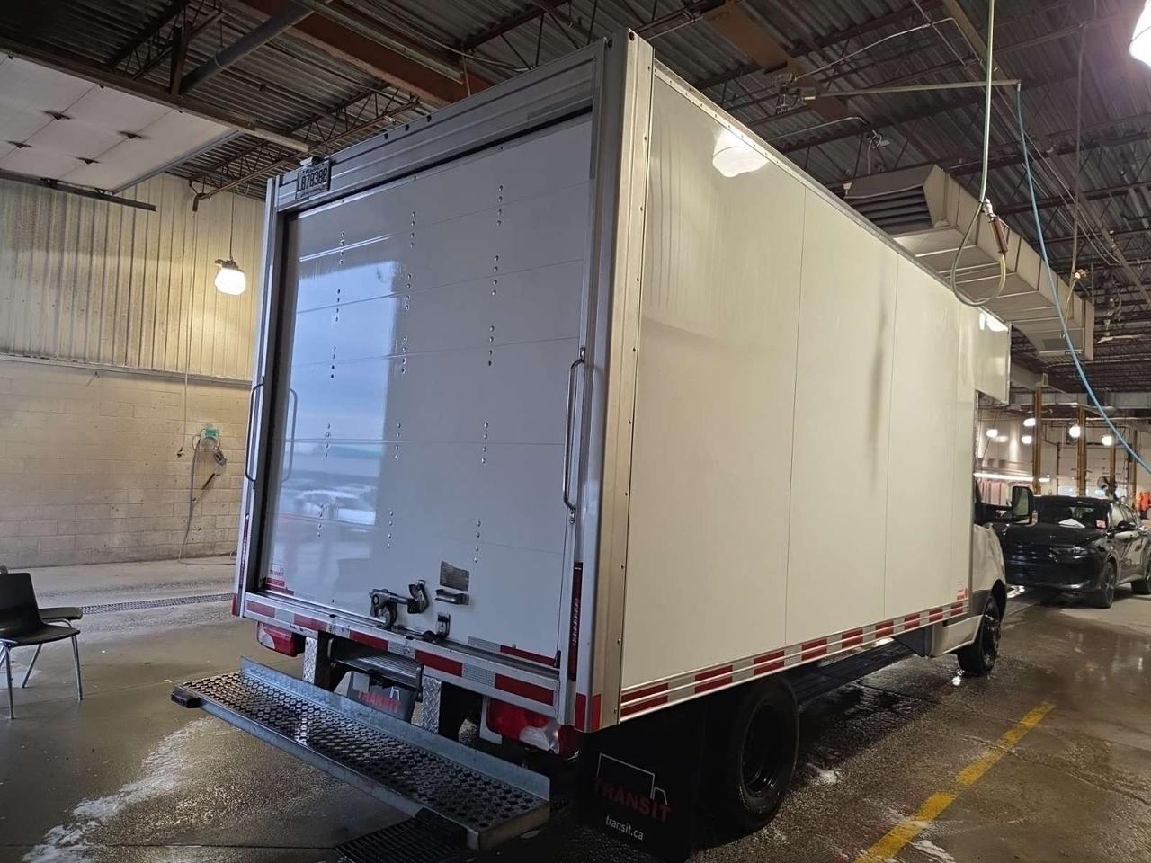 2021 Mercedes-Benz Sprinter 4500 - 14Ft Box + 2Ft Overcab - V6 Diese - 12CB-164550 Photo