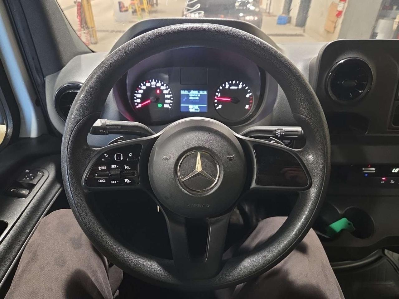 2021 Mercedes-Benz Sprinter 4500 - 14Ft Box + 2Ft Overcab - V6 Diese - 12CB-164550 Photo