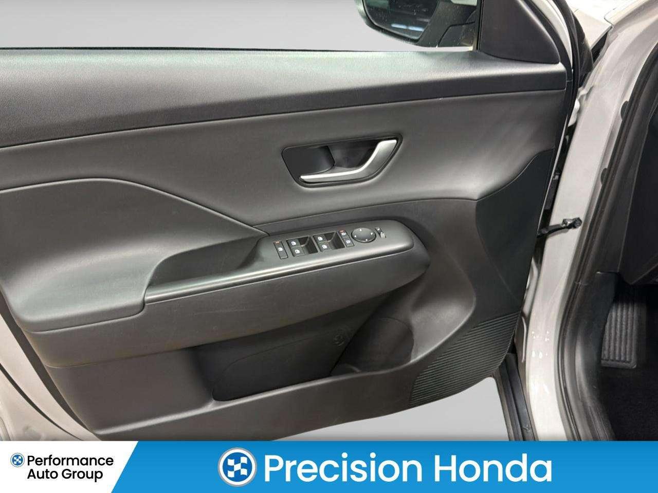 2025 Hyundai KONA Preferred AWD CarPlay Heated Seats Photo