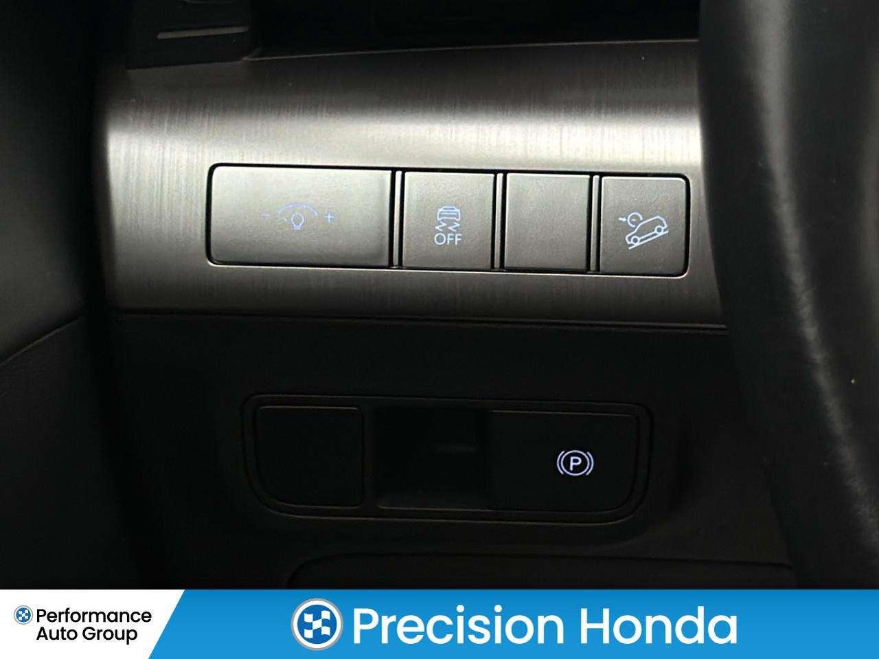 2025 Hyundai KONA Preferred AWD CarPlay Heated Seats Photo