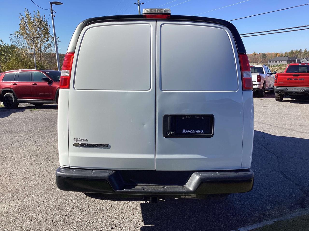 2023 Chevrolet Express 2500 Express Photo