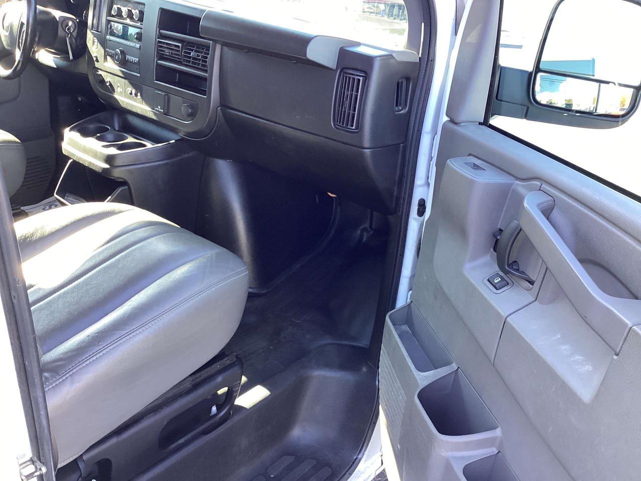 2023 Chevrolet Express 2500 Express Photo