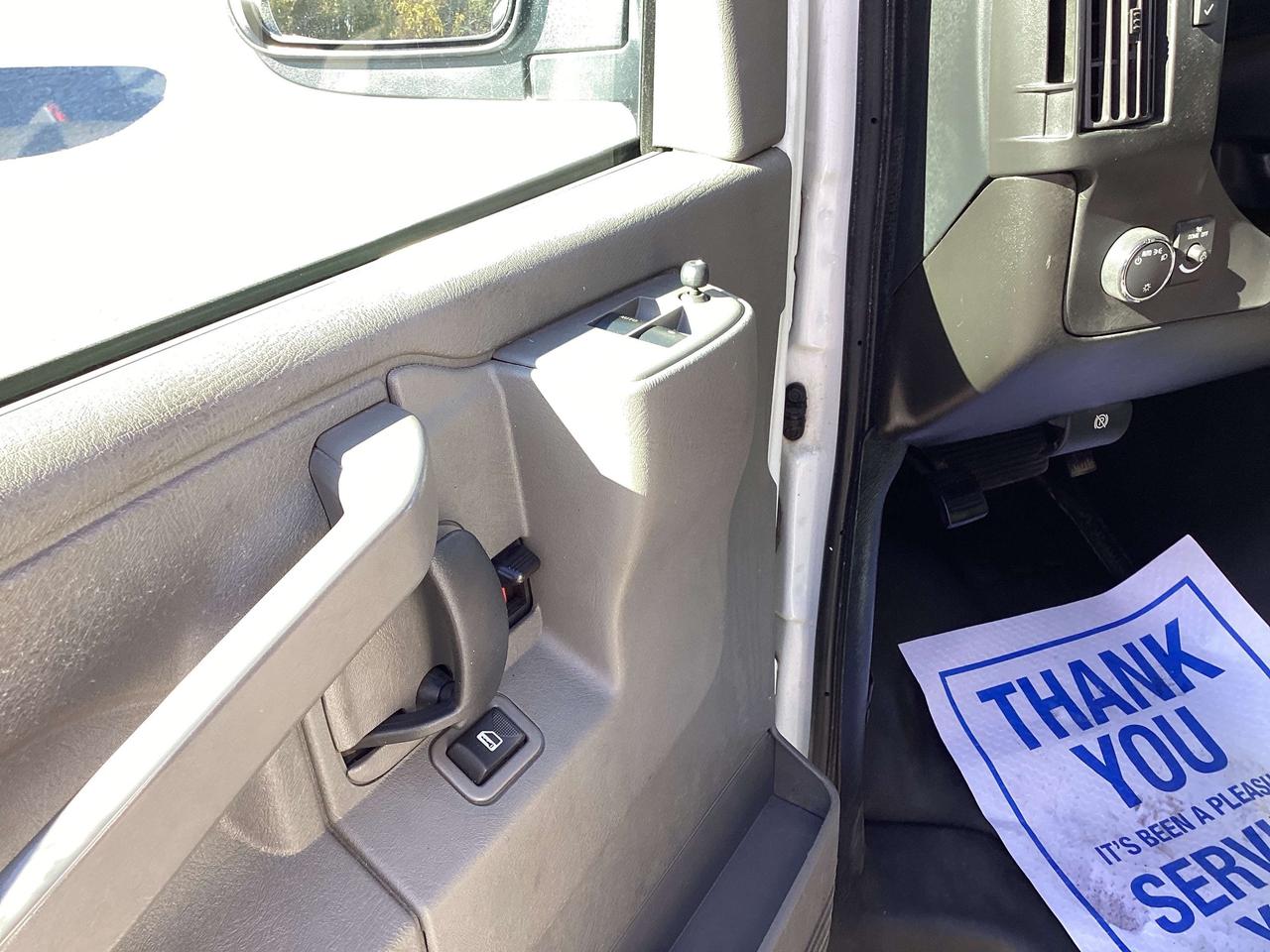 2023 Chevrolet Express 2500 Express Photo