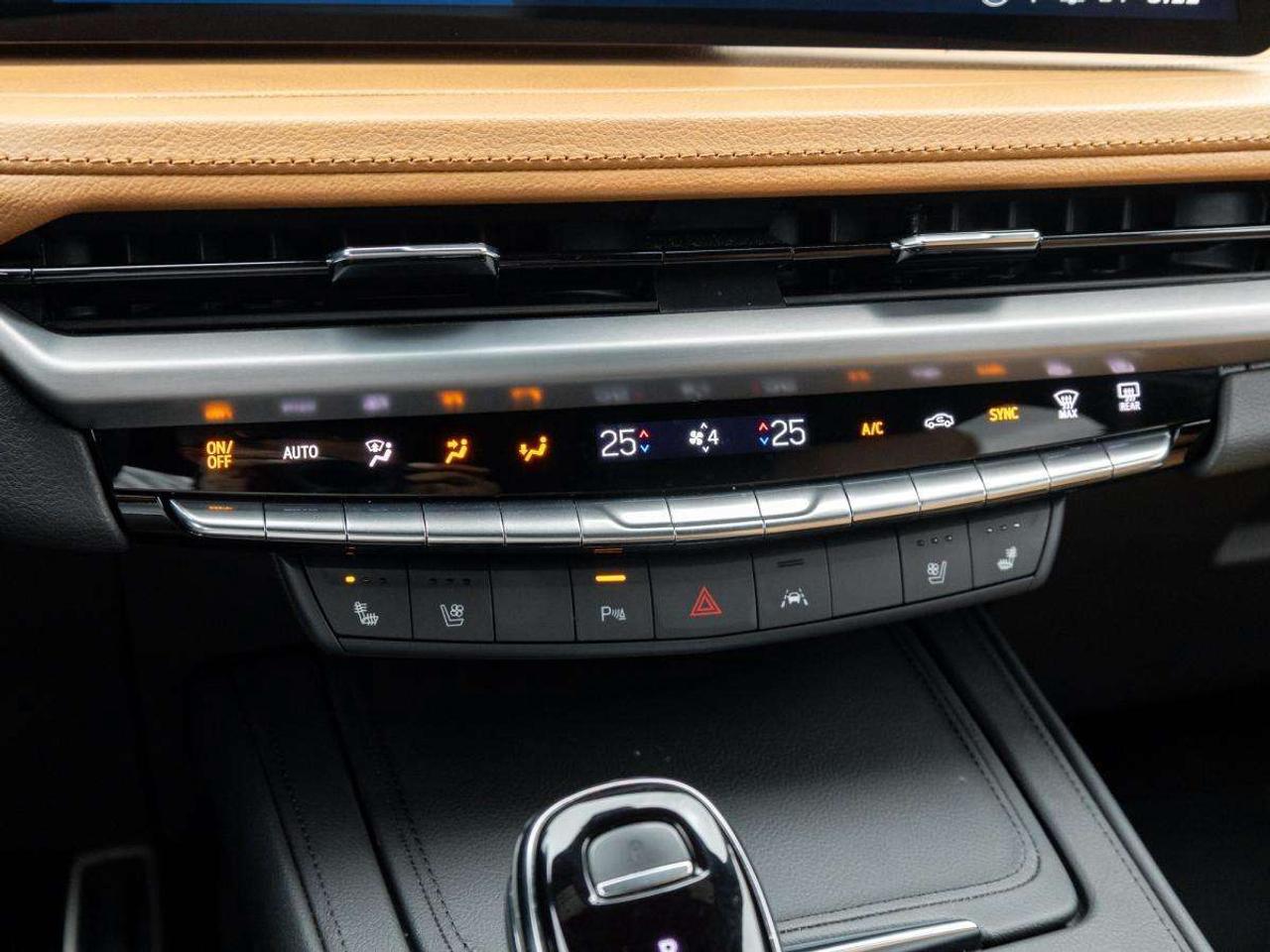 2025 Cadillac XT4 AWD 4dr Sport Photo
