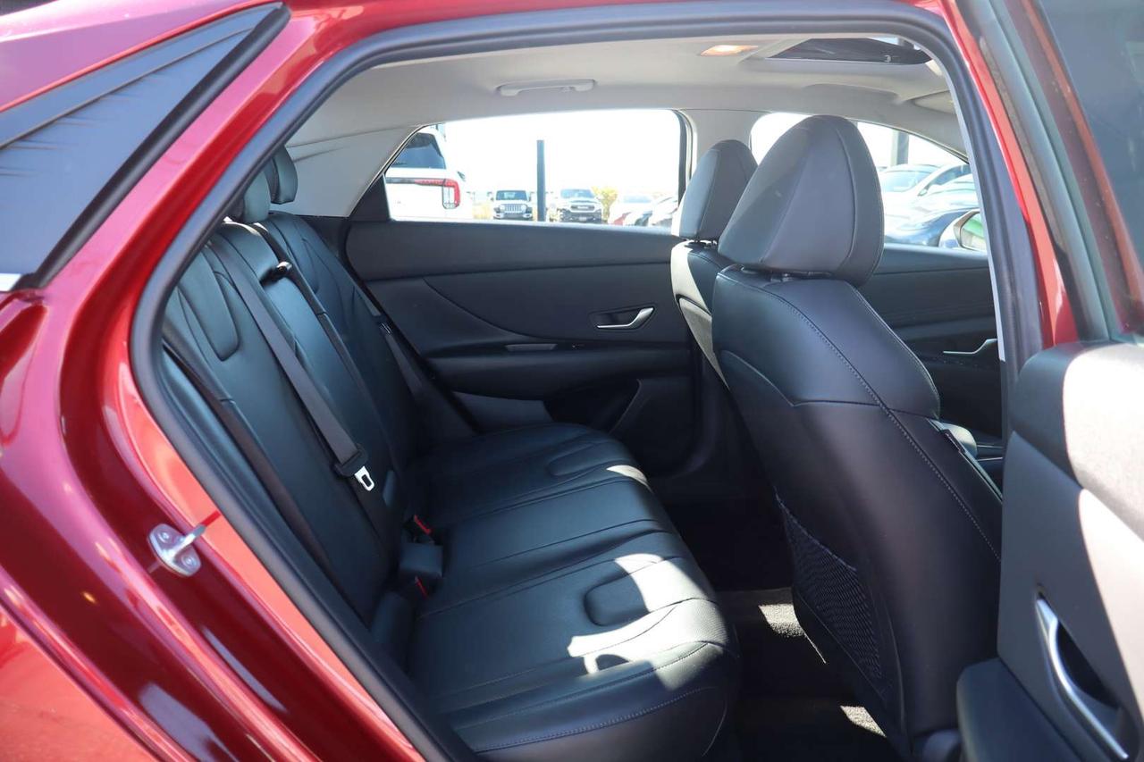 2023 Hyundai Elantra Luxury   No Accident   Leather   Sunroof   Navi Photo