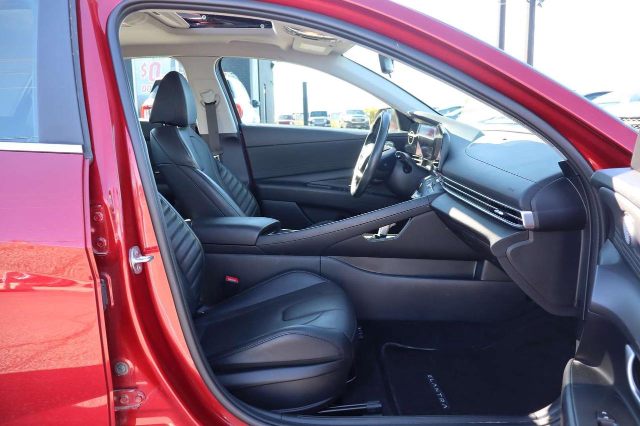 2023 Hyundai Elantra Luxury   No Accident   Leather   Sunroof   Navi Photo