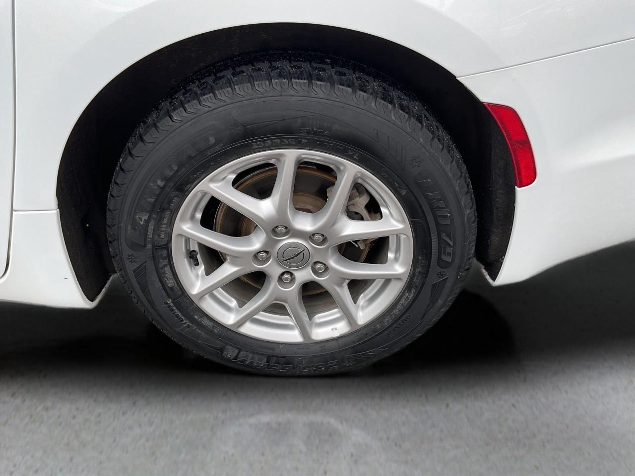 2024 Chrysler Pacifica Touring-L Front-Wheel Drive Passenger Van Photo