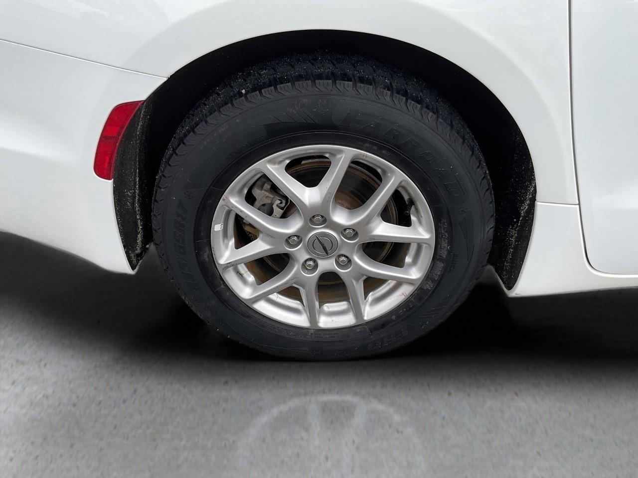 2024 Chrysler Pacifica Touring-L Front-Wheel Drive Passenger Van Photo