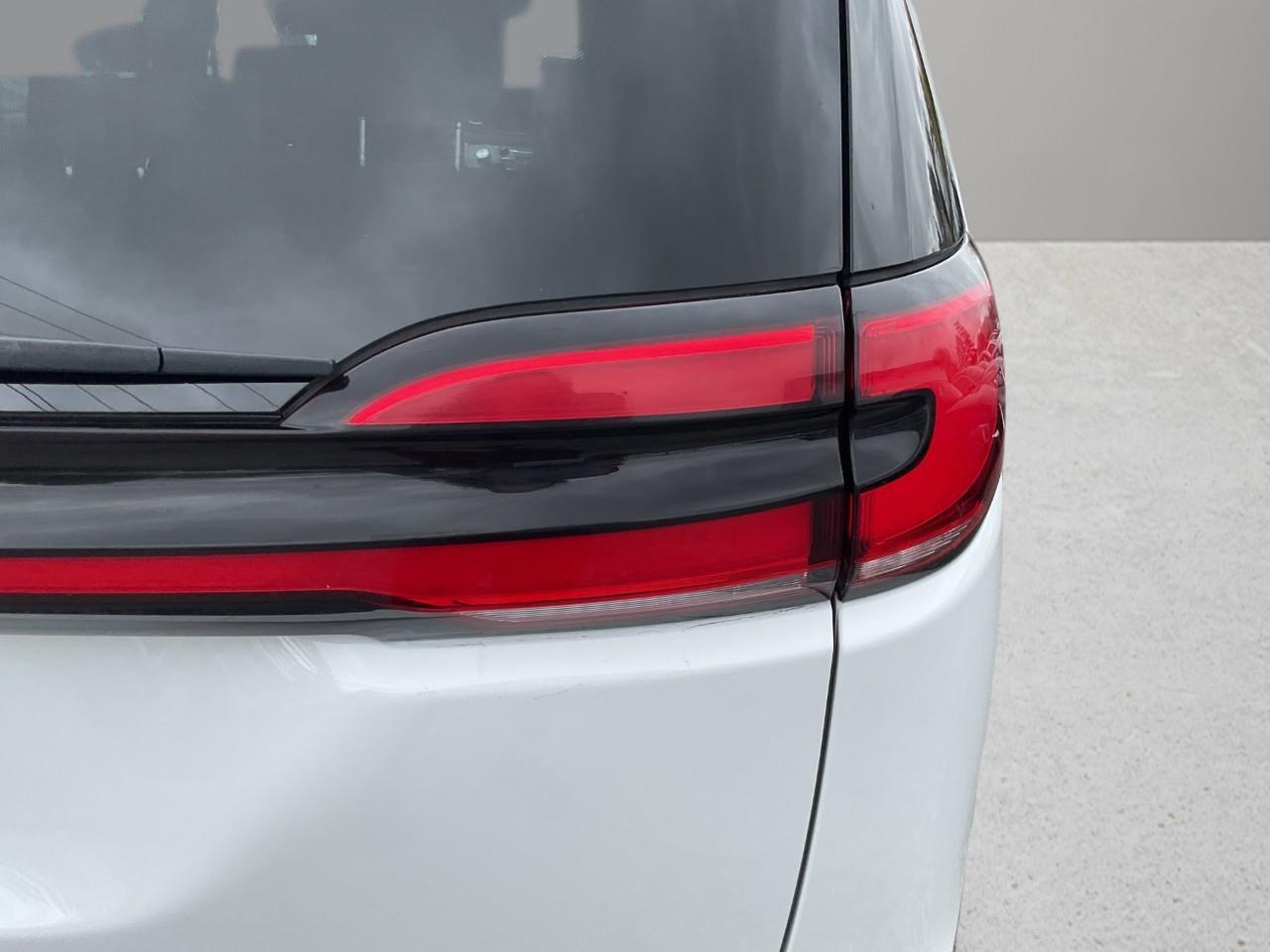 2024 Chrysler Pacifica Touring-L Front-Wheel Drive Passenger Van Photo