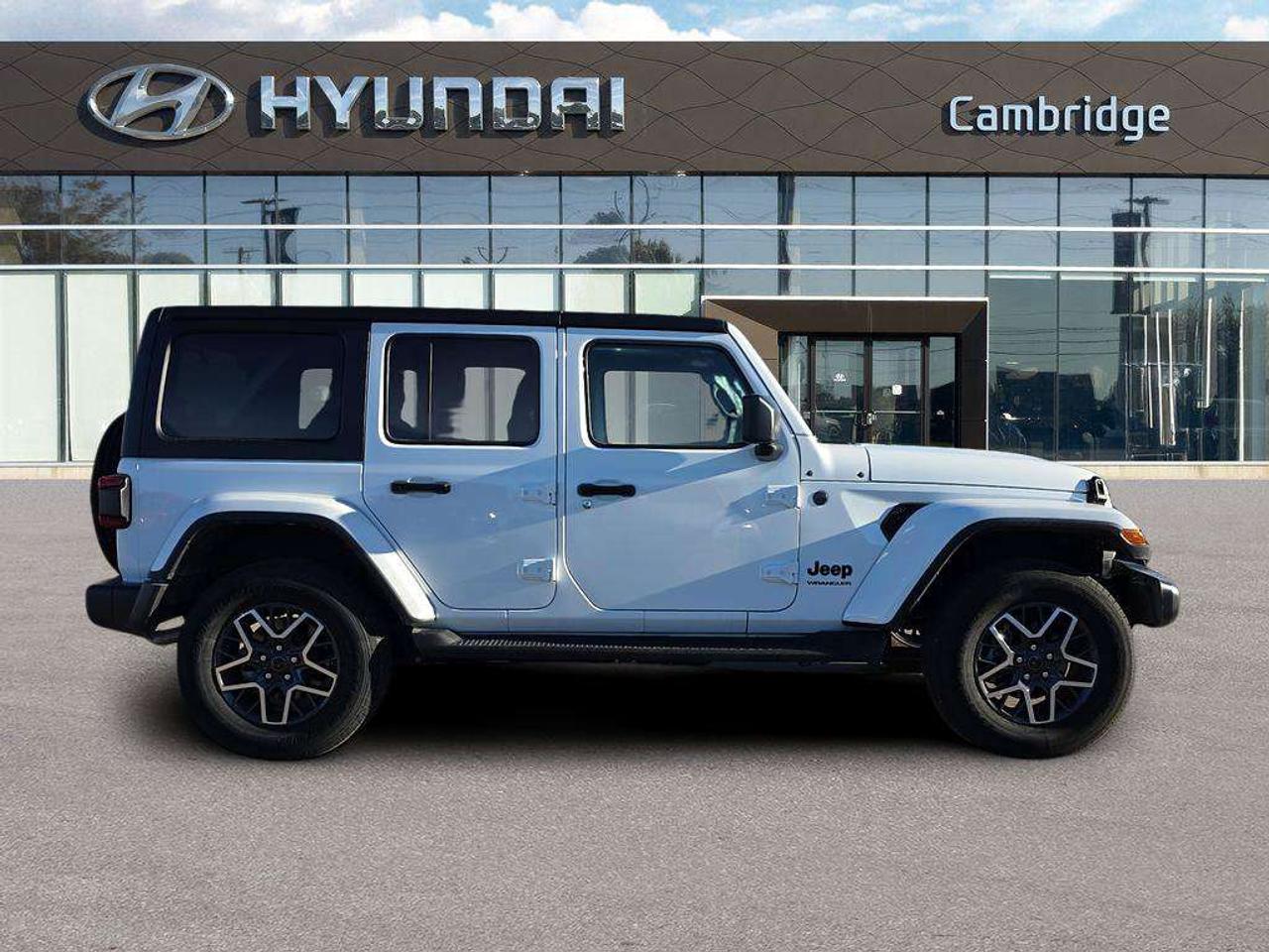 2026 Jeep Wrangler Sahara Photo