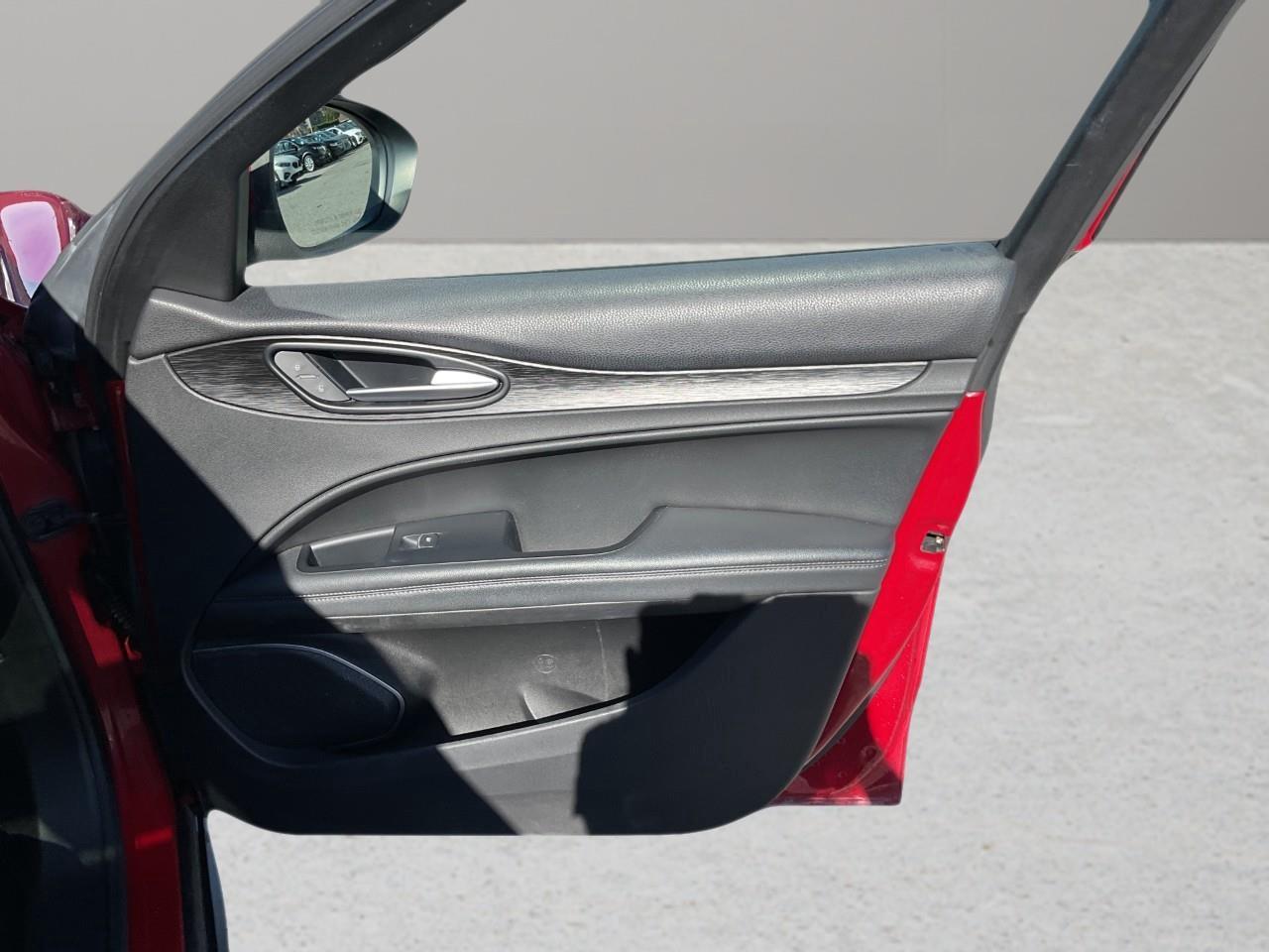 2018 Alfa Romeo Stelvio Base 4dr All-Wheel Drive Photo