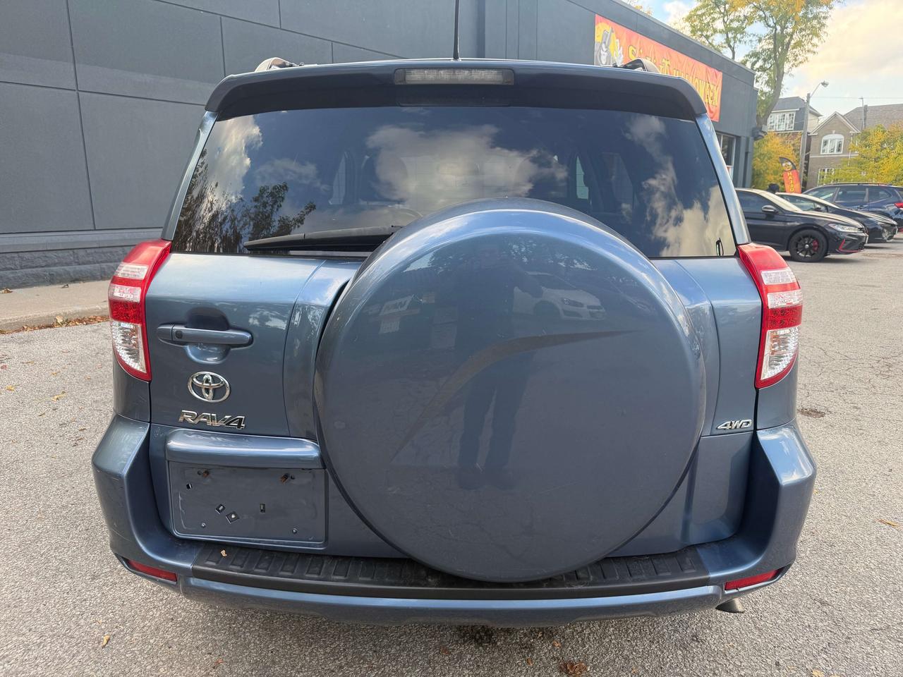 2011 Toyota RAV4 Limited ! V-6 !! ONE OWNER !! 133907 KMS !! LOADED Photo