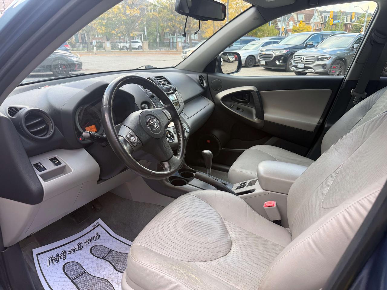 2011 Toyota RAV4 Limited ! V-6 !! ONE OWNER !! 133907 KMS !! LOADED Photo