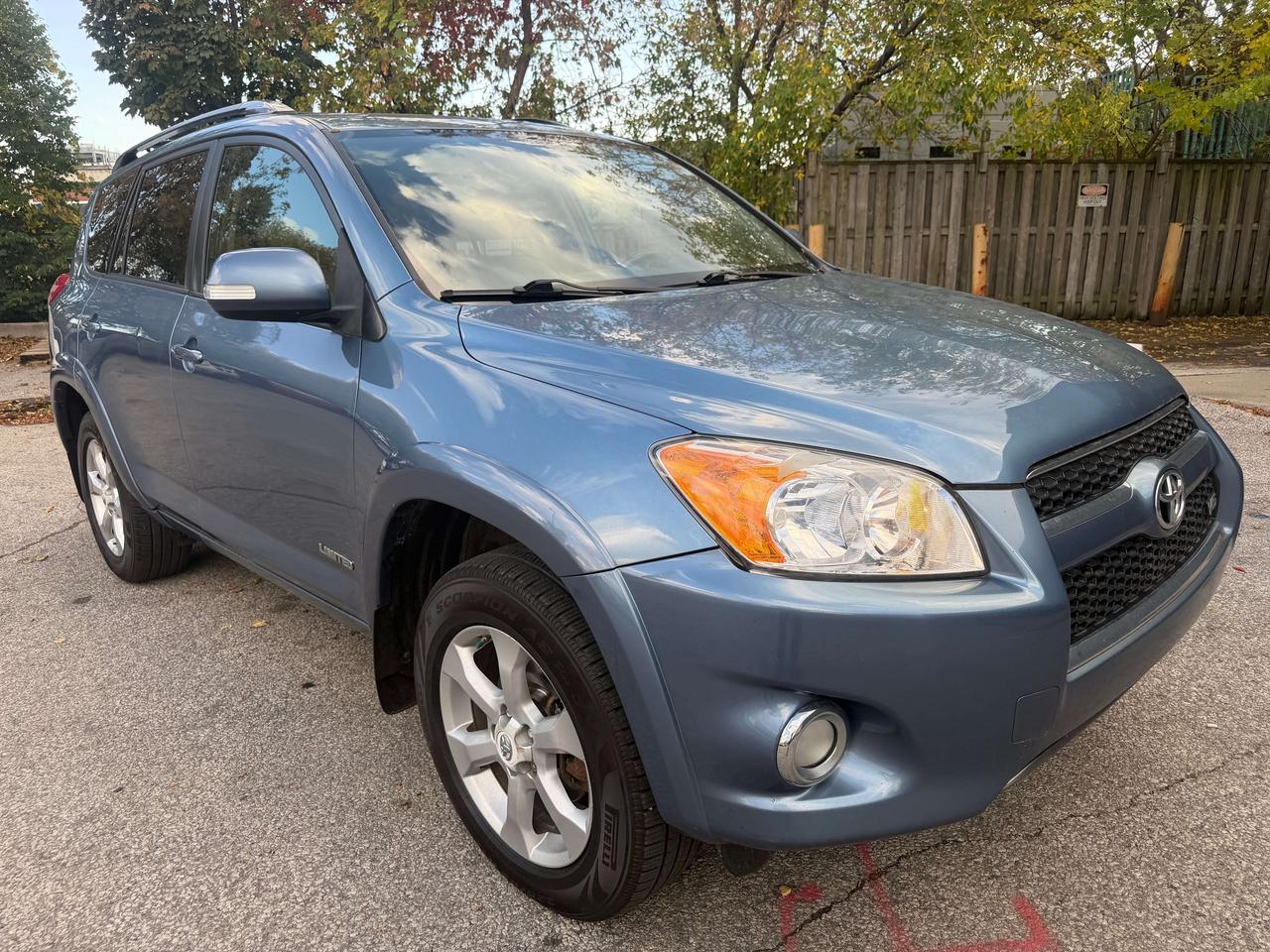 2011 Toyota RAV4 Limited ! V-6 !! ONE OWNER !! 133907 KMS !! LOADED Photo