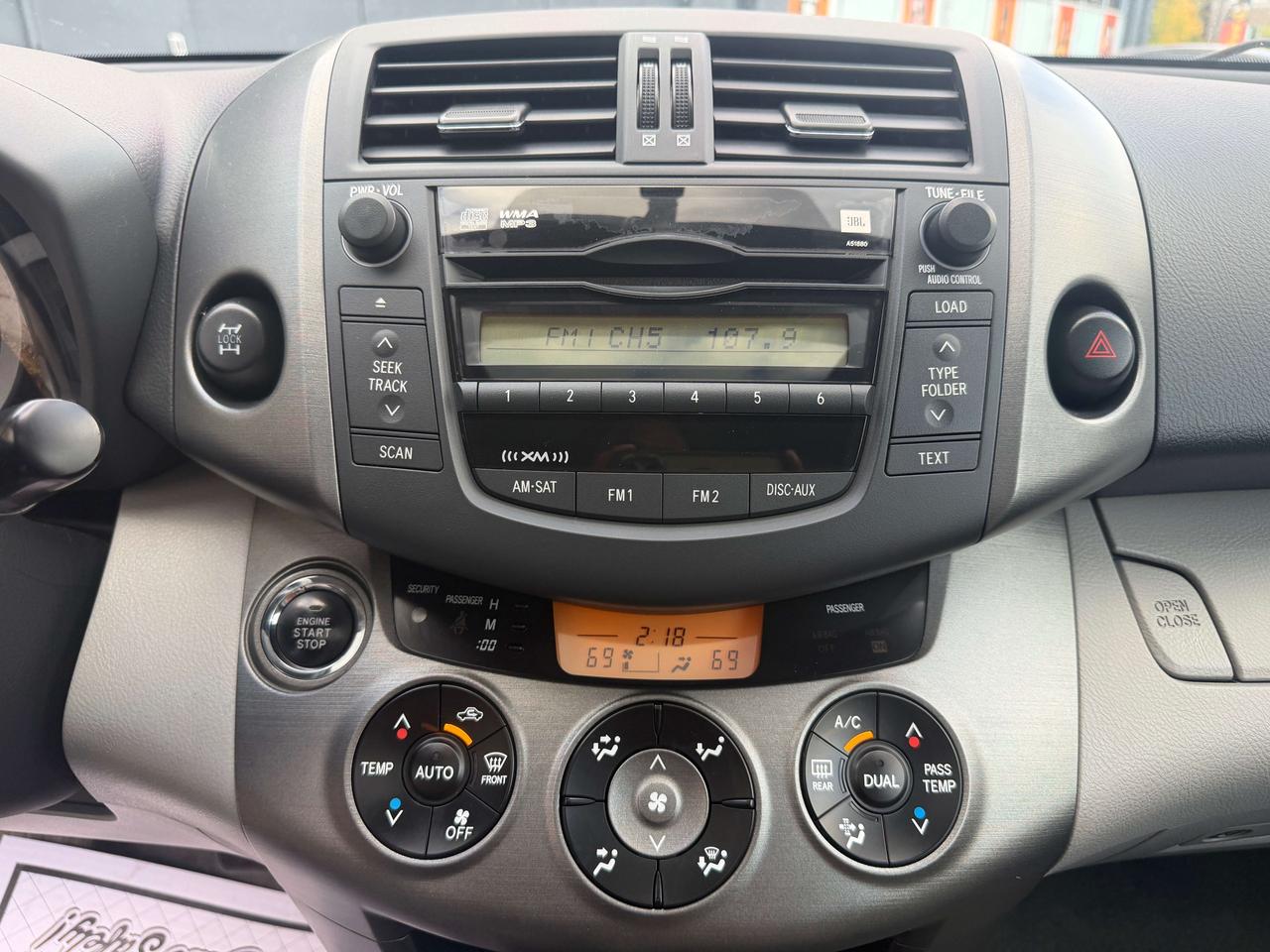2011 Toyota RAV4 Limited ! V-6 !! ONE OWNER !! 133907 KMS !! LOADED Photo