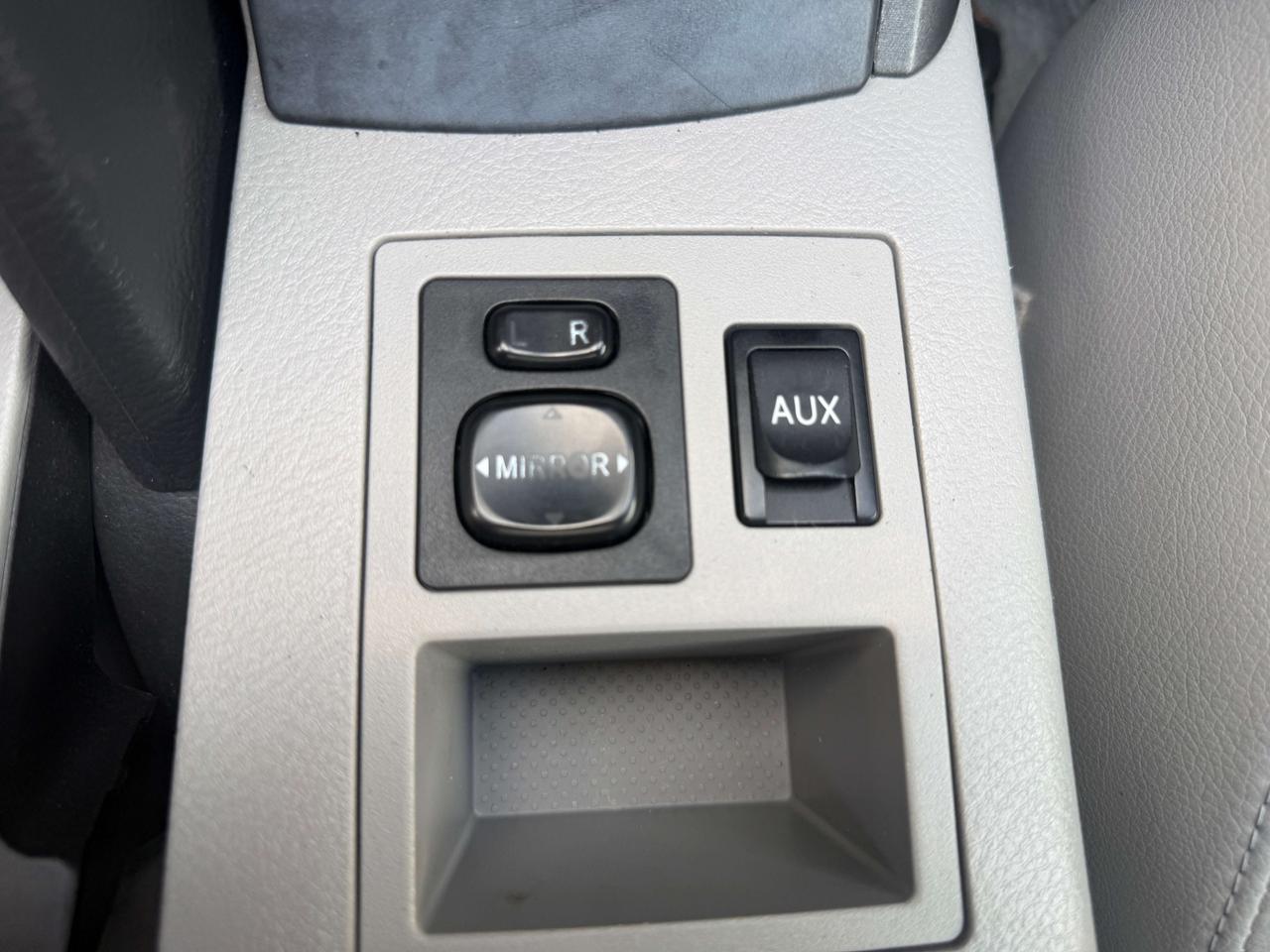 2011 Toyota RAV4 Limited ! V-6 !! ONE OWNER !! 133907 KMS !! LOADED Photo
