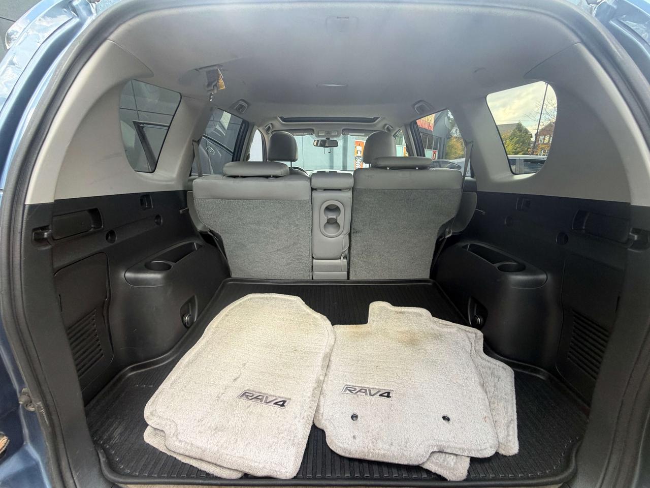 2011 Toyota RAV4 Limited ! V-6 !! ONE OWNER !! 133907 KMS !! LOADED Photo