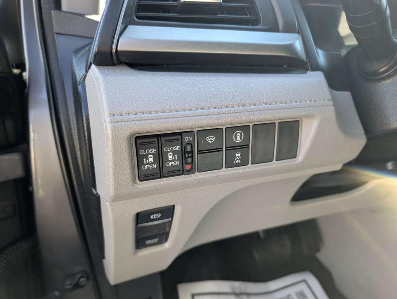 2022 Honda Odyssey EX w/ RES  SUNROOF CAMERA HTD SEATS ANDOID&CARPLAY Photo