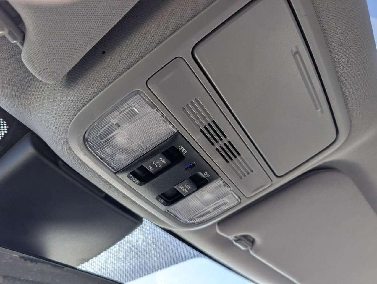 2022 Honda Odyssey EX w/ RES  SUNROOF CAMERA HTD SEATS ANDOID&CARPLAY Photo