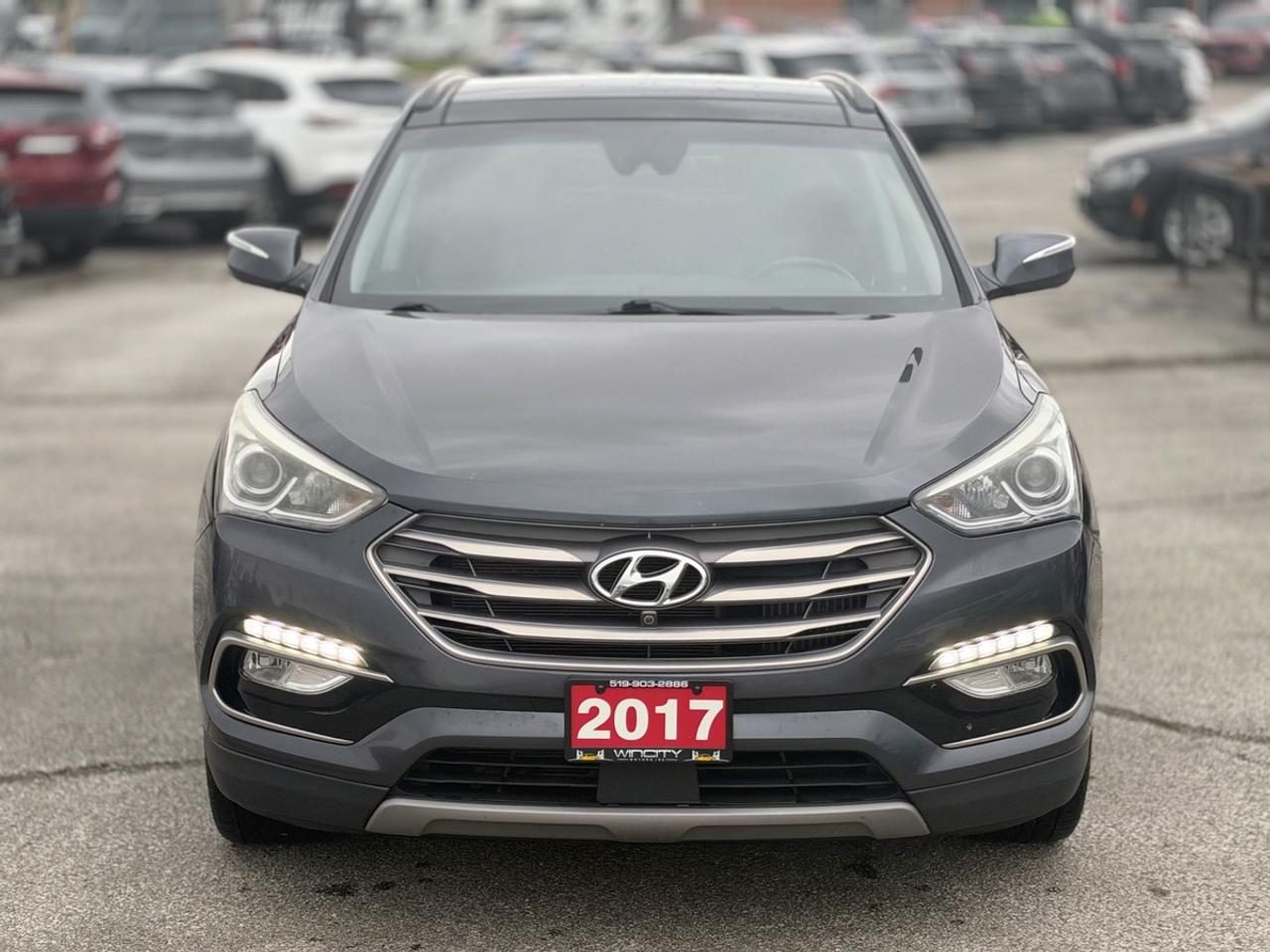 2017 Hyundai Santa Fe Sport BASE Photo0