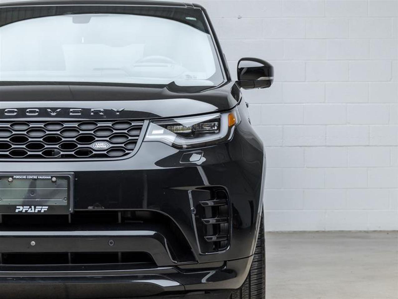 2024 Land Rover Discovery  Photo3