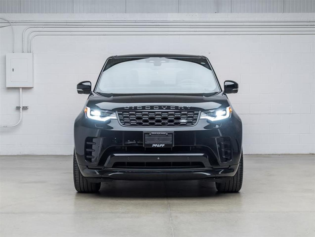 2024 Land Rover Discovery  Photo