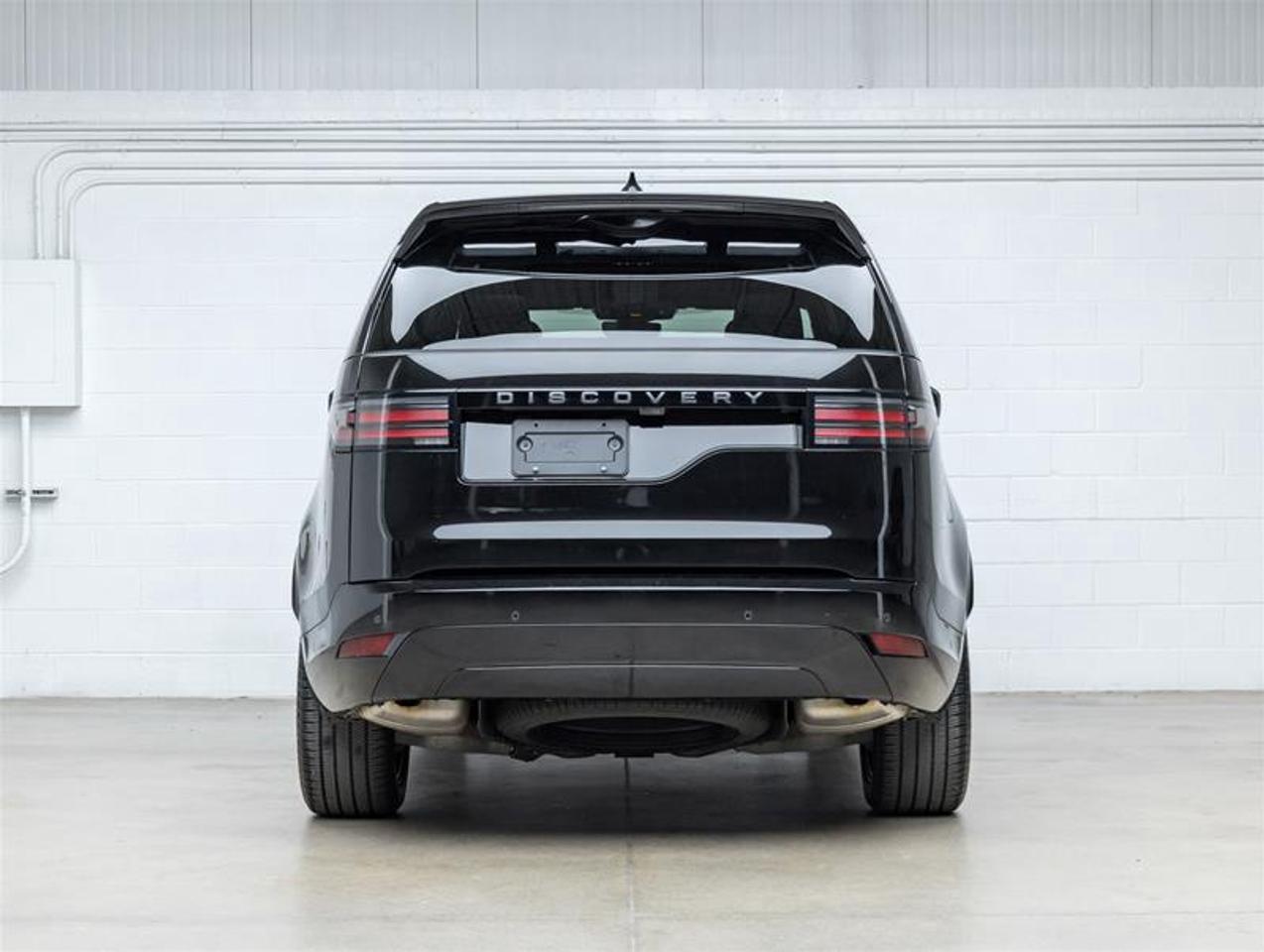 2024 Land Rover Discovery  Photo