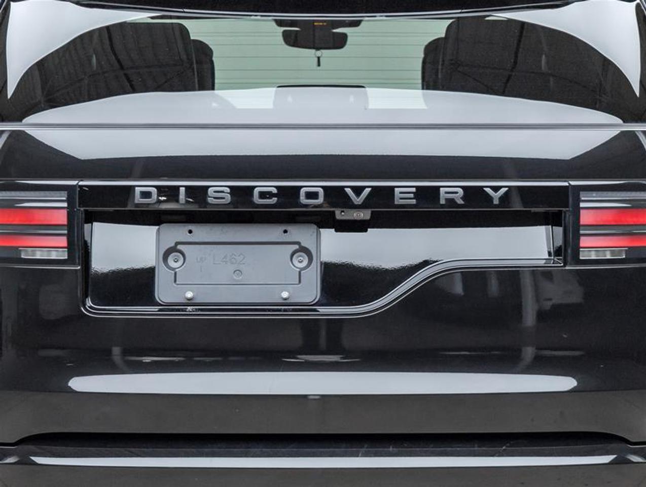 2024 Land Rover Discovery  Photo