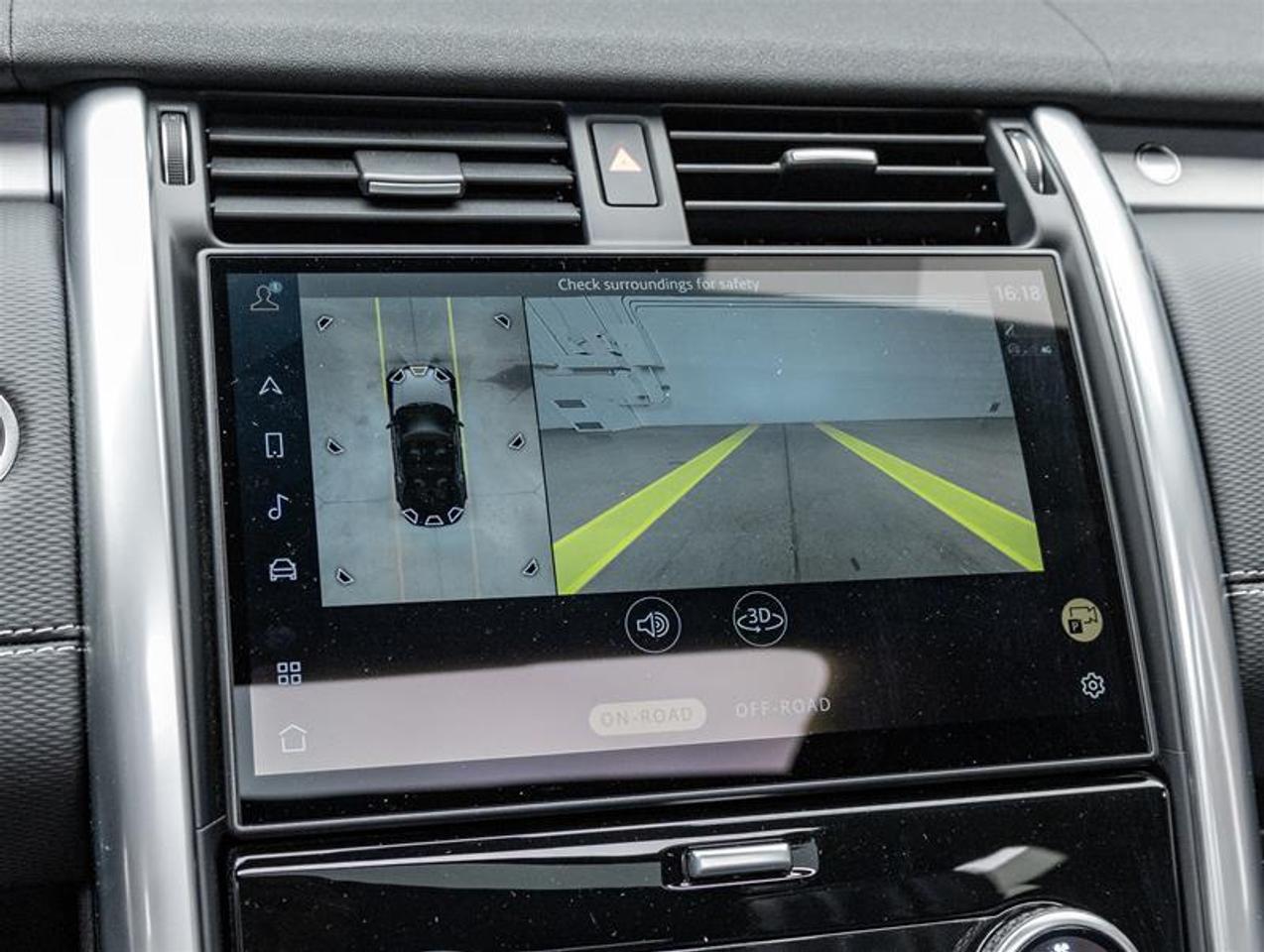 2024 Land Rover Discovery  Photo