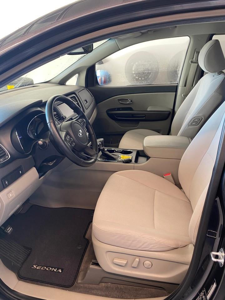 2020 Kia Sedona LX+ Passenger Van Photo