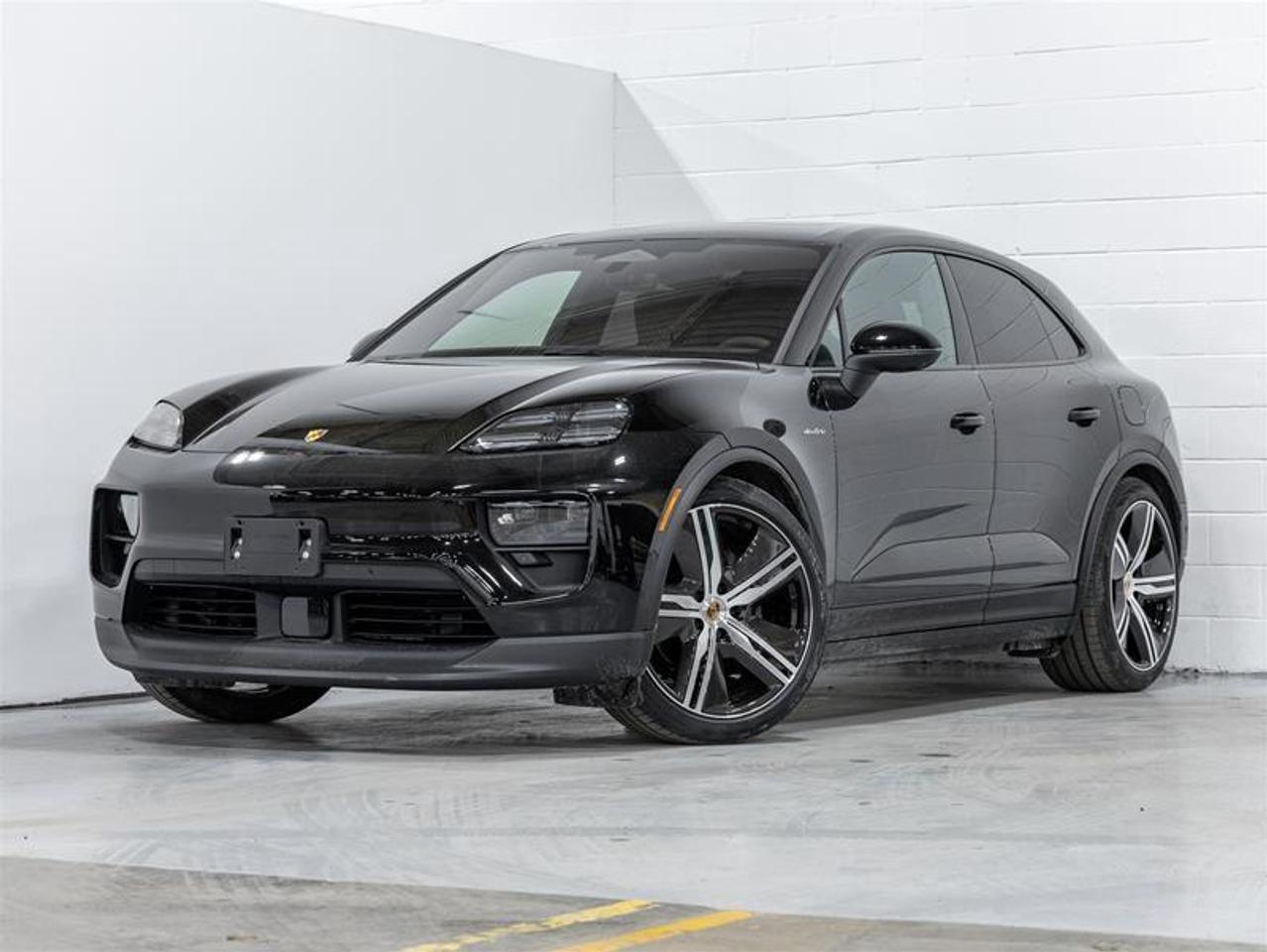 2025 Porsche Macan  Photo0