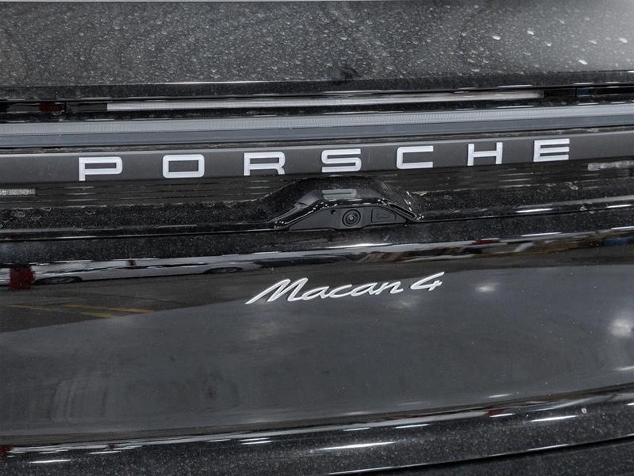 2025 Porsche Macan  Photo