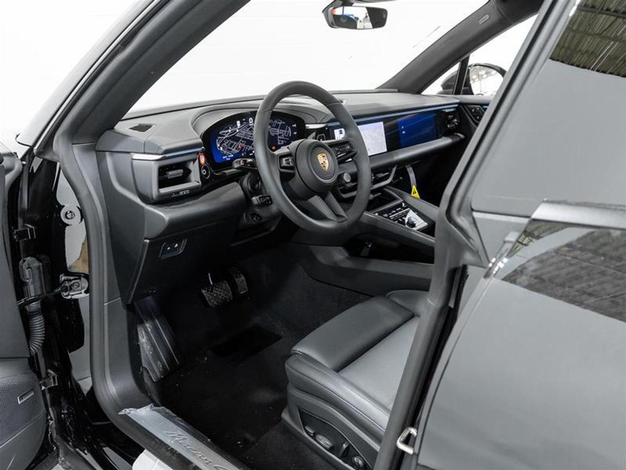 2025 Porsche Macan  Photo