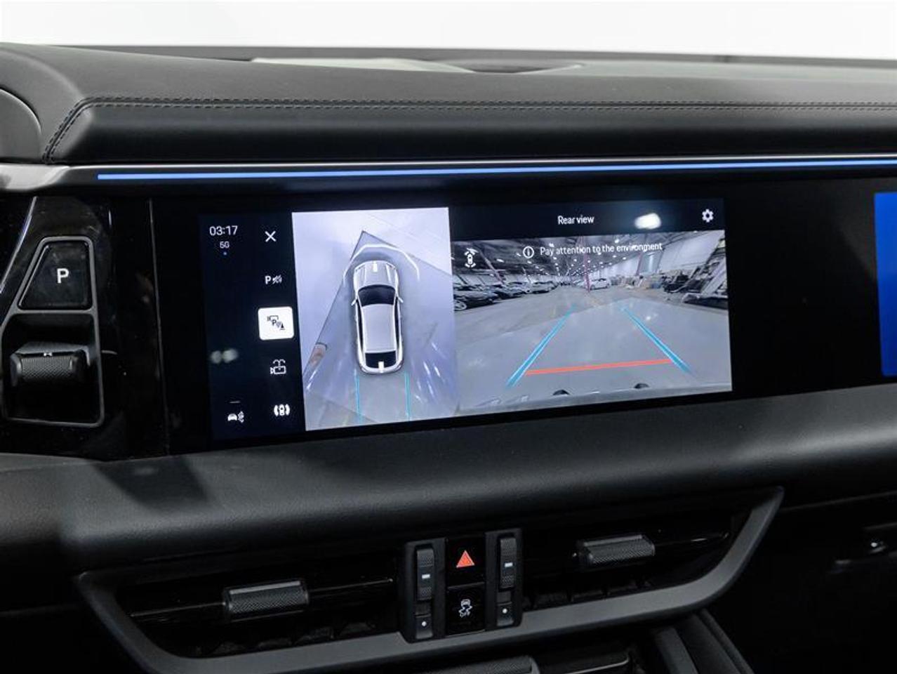 2025 Porsche Macan  Photo