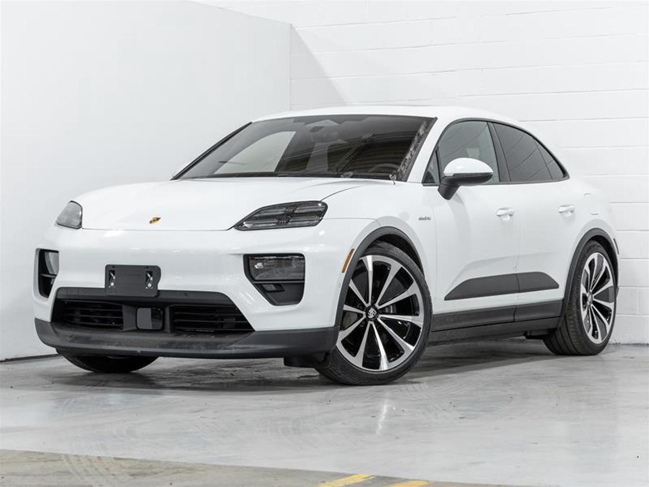 2025 Porsche Macan  Photo0