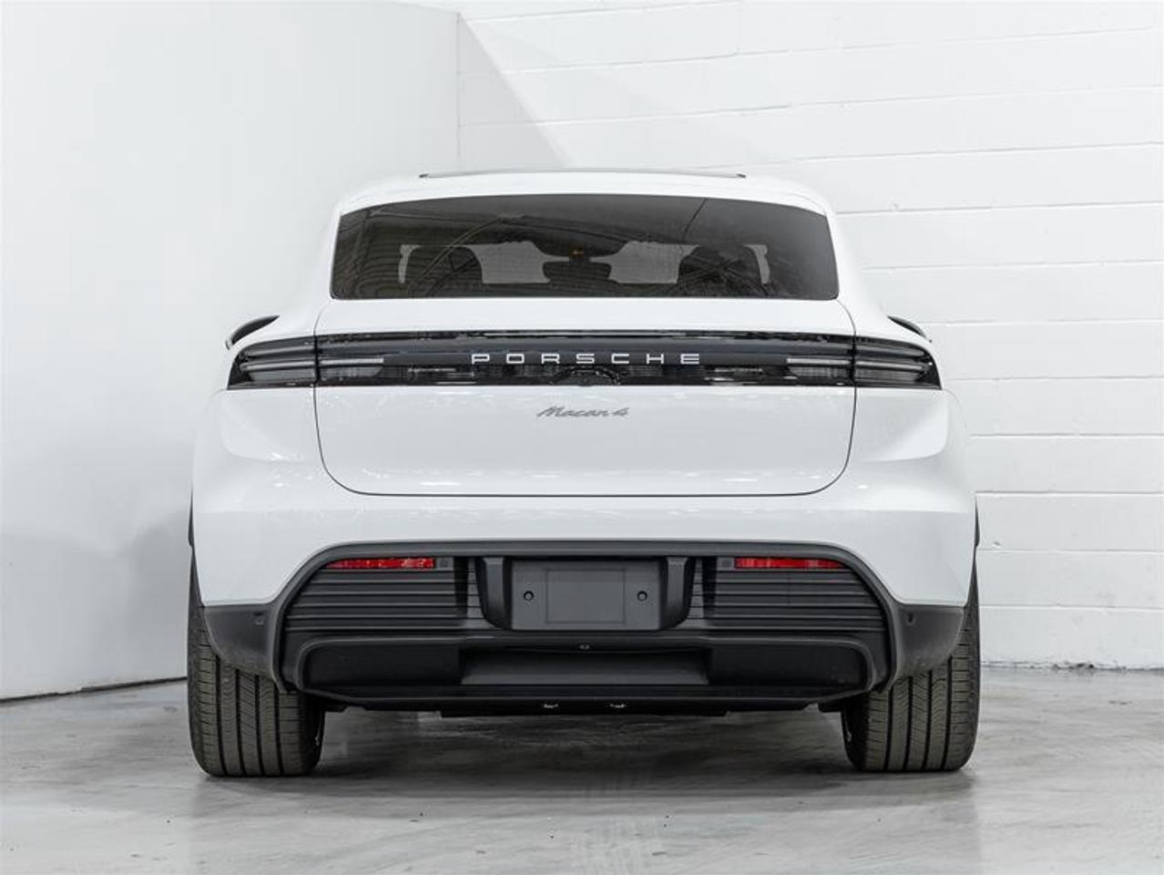 2025 Porsche Macan  Photo