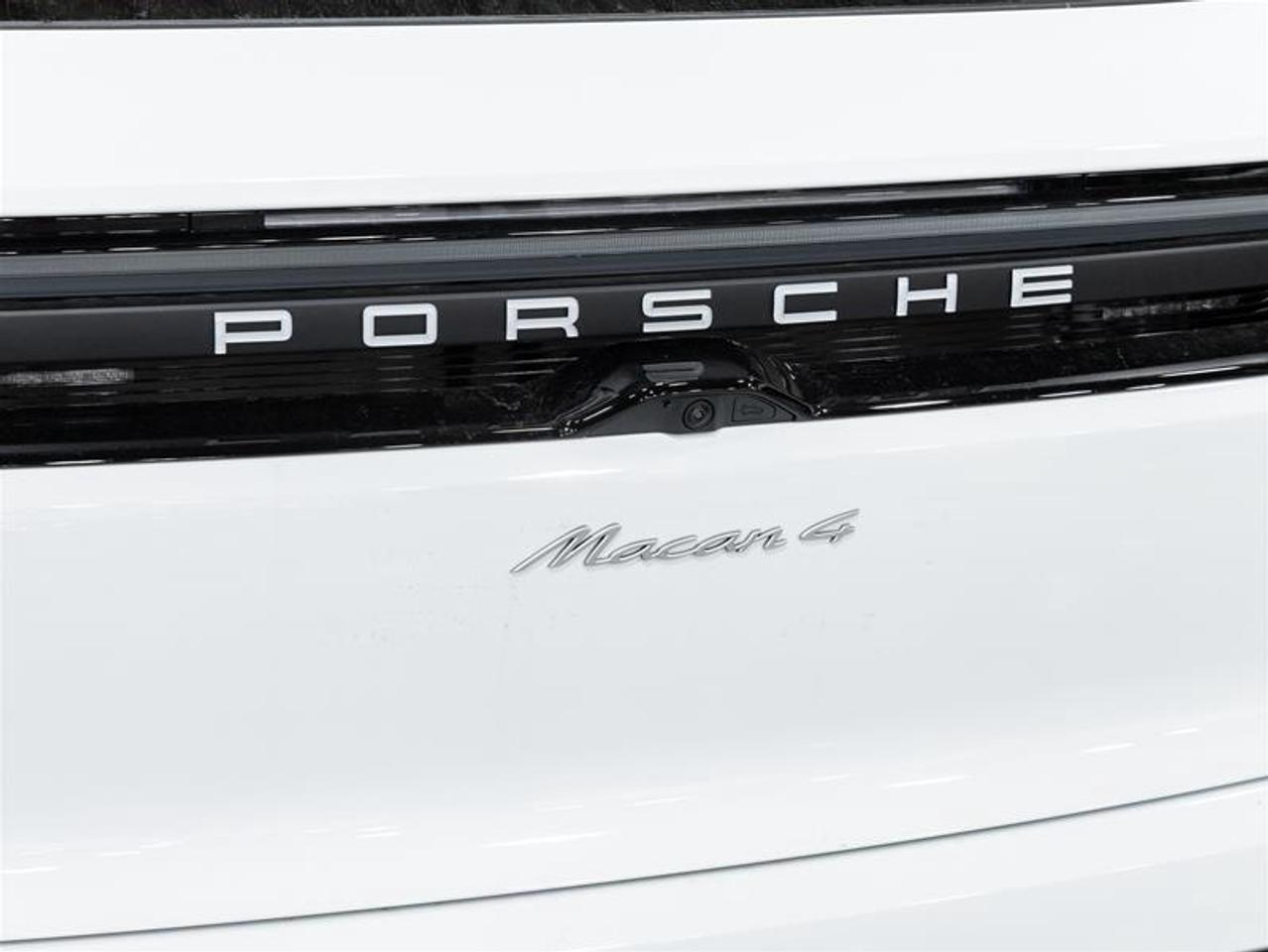 2025 Porsche Macan  Photo